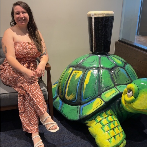 Meet your Posher, Megan - Picture 3 of 3